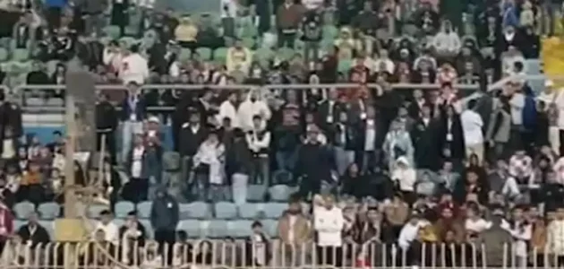 جماهير الزمالك تغادر الملعب قبل نهاية المباراة أمام بيراميدز (فيديو)